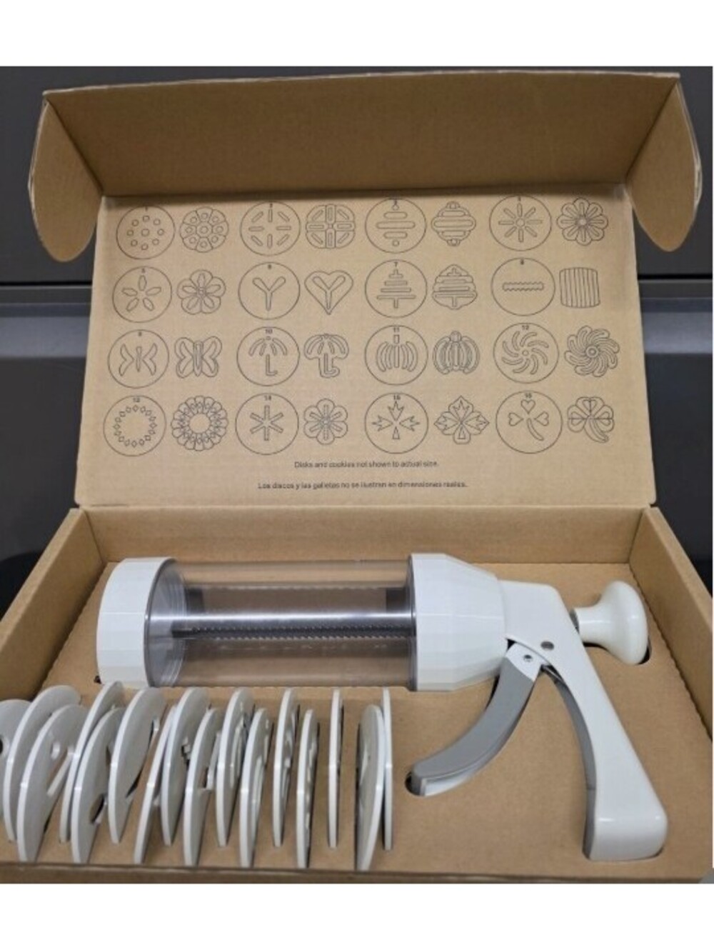 Pampered Chef #11525 Cookie Press w/16 Unique White Discs - EUC Complete